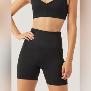 Outdoor Voices FreeForm 5" Short